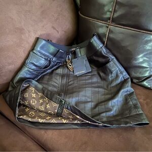 Louis Vuitton black leather mini skirt with silk monogram inside